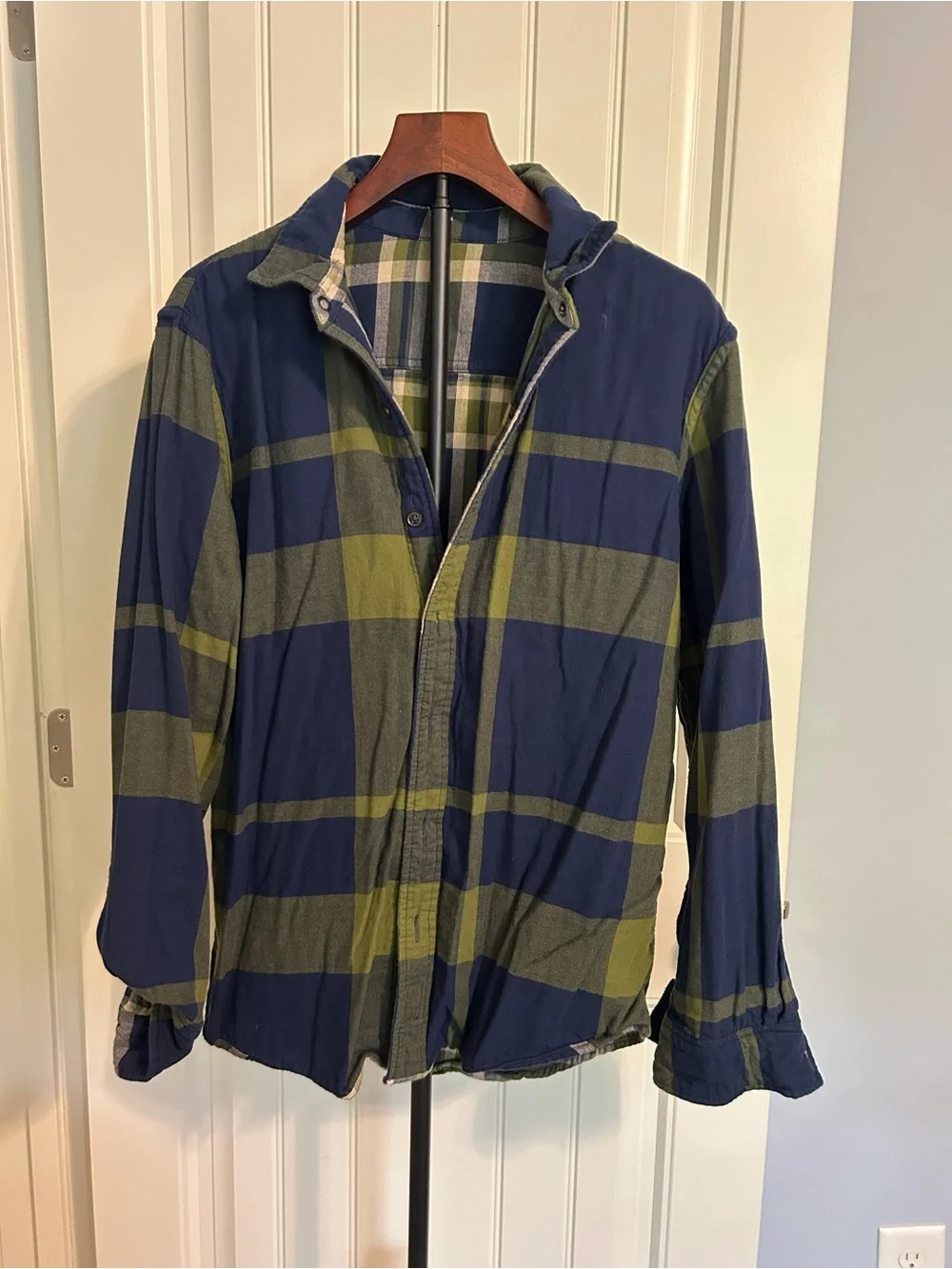 Telluride Clothing Co. Reversible Plaid Button-Up Shacket in Navy & Olive